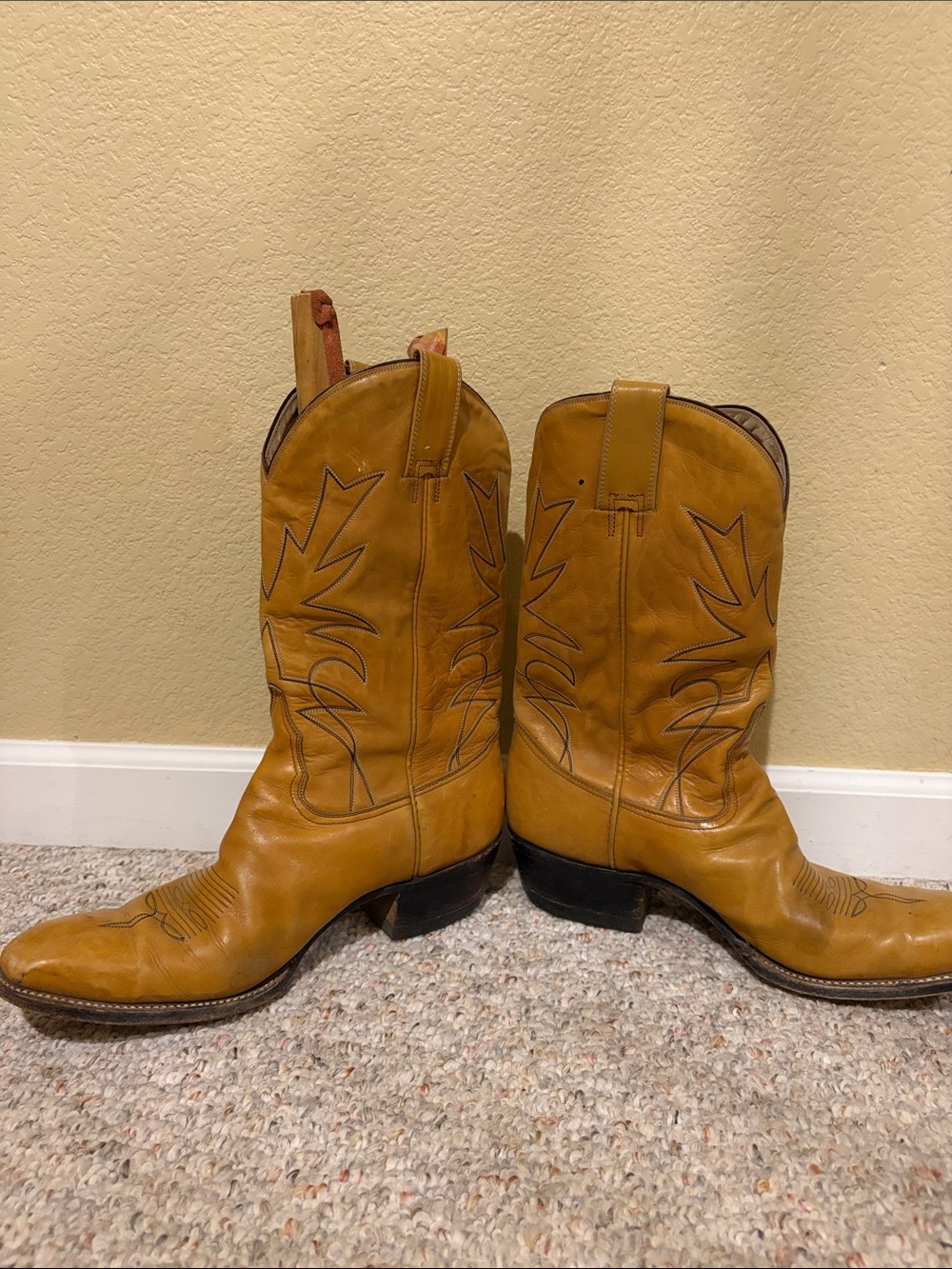 Men's Tan Leather Western Cowboy Boots - Classic Western Stitching - Picture 3 of 8